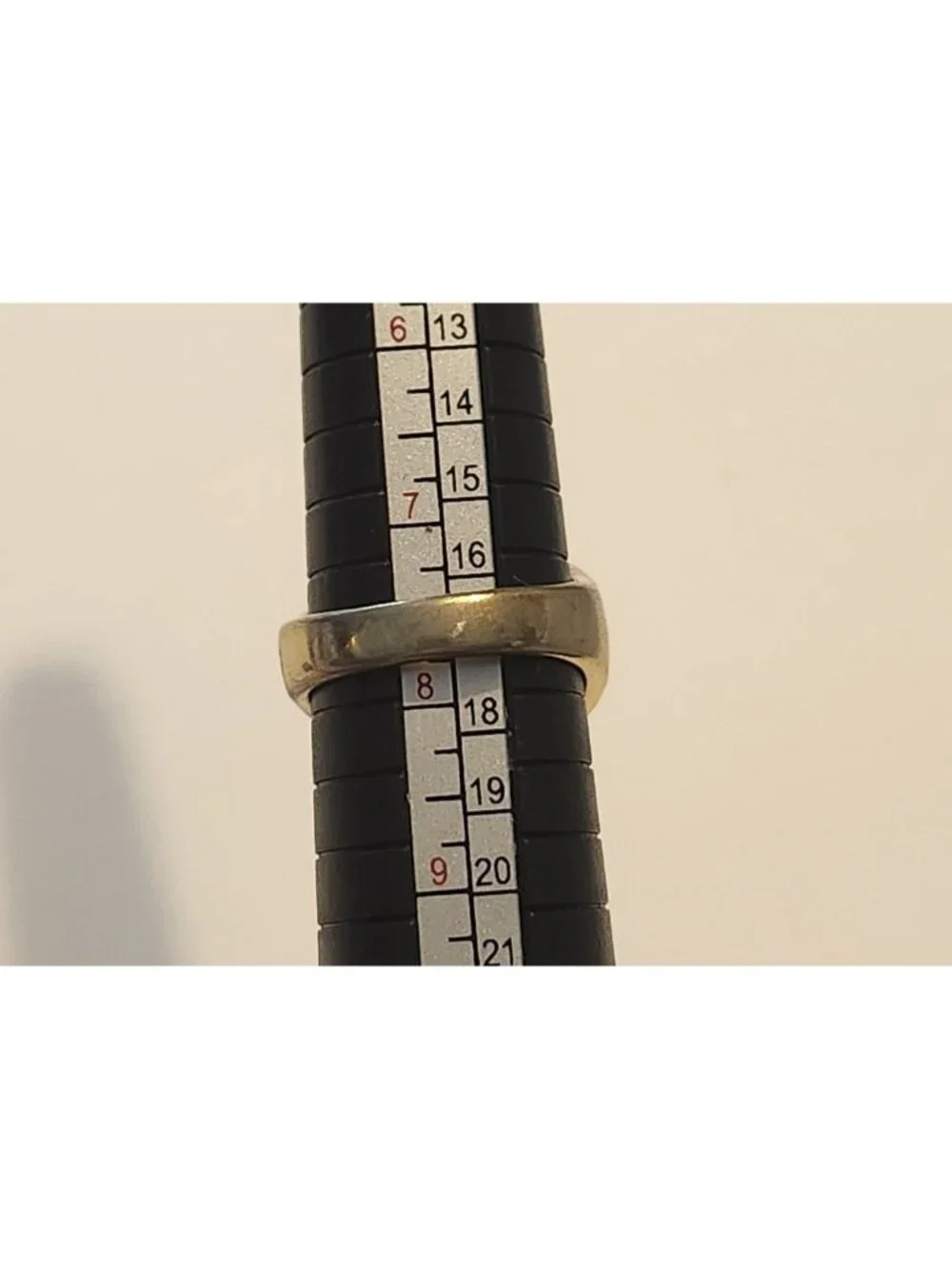 Unbranded 18k gold